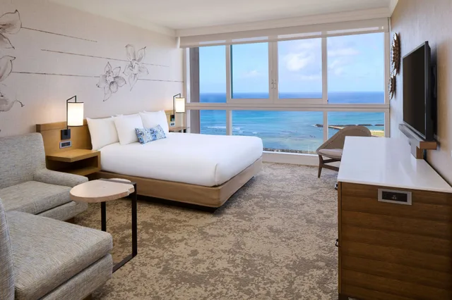 Suite, King Bed, Ocean Front، Prince Waikiki 1/2