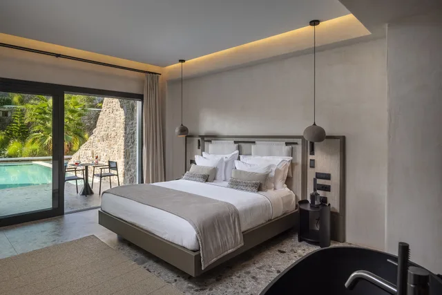 Eon, Supreme, Junior Suite, King Bed, Garden and Pool View، Aeonic Suites and Spa - Adults Only 2/2