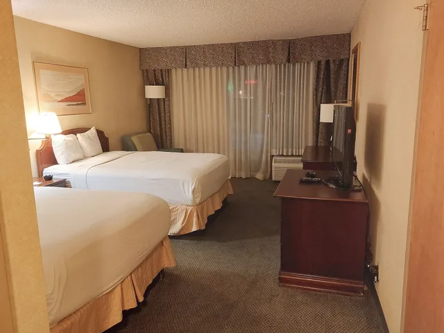 غرفة ديلوكس بسرير كينج، Ramada By Wyndham Reno Hotel And Casino 7/10