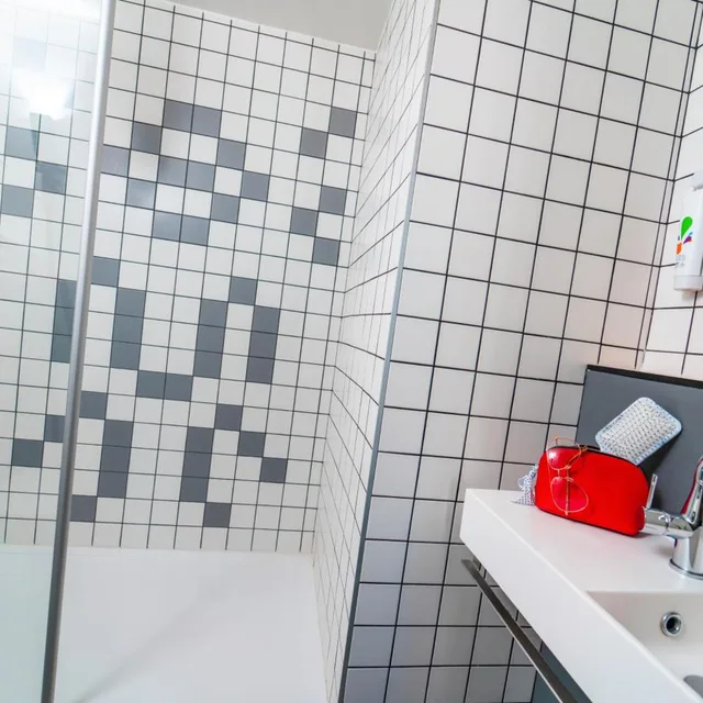 جناح بسرير مزدوج وسريرين منفصلين مع أريكة، Ibis Styles Paris Place d Italie Bute aux Cailles 5/6