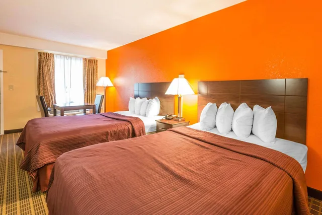 Upgrade, Suite, King Bed, Quality Inn Greer - Greenville 3/6