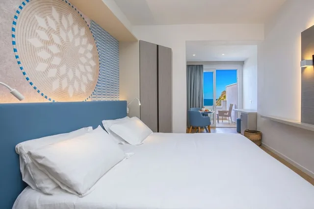 غرفة بانورامية بسرير كوين بإطلالة على البحر بشرفة، Riviera Castelsardo Hotel 3/10