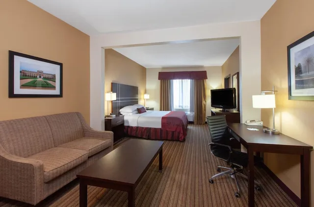 Classic, Single, King Bed, Hotel Willowbrook 1/1
