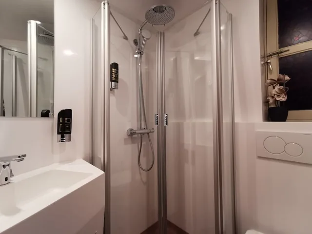 Room, Triple, 1 Single and 1 Bunk Bed, Private Bathroom، Hotel Mevlana 2/2
