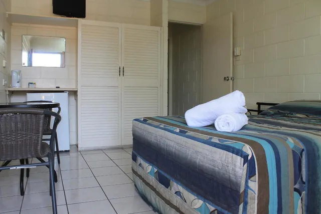 Motel، Oasis Inn Apartments 2/8
