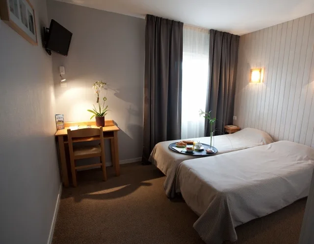 غرفة بسريرين منفصلين، HÔTEL LE RELAIS 2/3