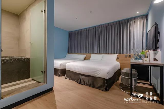 غرفة رباعية بسريرين كوين، Prince Hotel 2/3