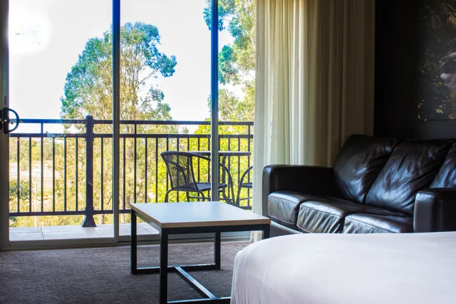 غرفة سوبيريور بسرير كينج بشرفة، Mercure Gerringong Resort 2/5