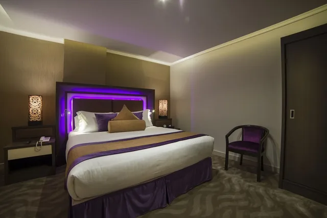 Diplomat, Suite, King and Twin Beds، فندق جولدن بوجاري كيان(Golden Bujari Kyan Hotel) 4/8