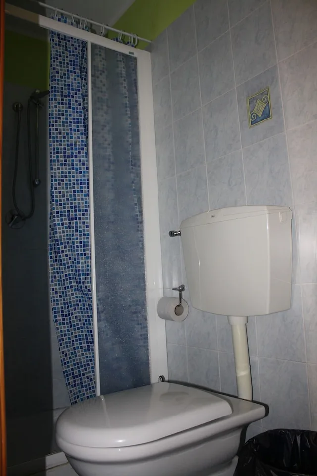 غرفة مفردة، Hotel Avalon 11/11