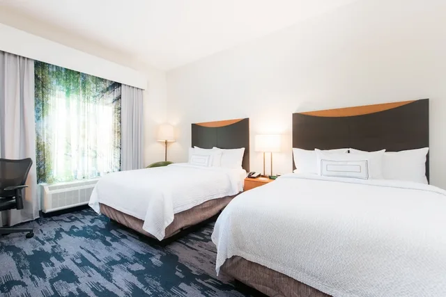 غرفة بسريرين كوين، Fairfield Inn And Suites Brunswick 2/10