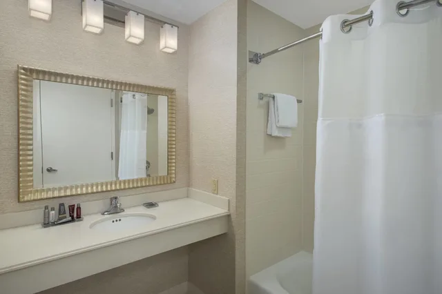 Tower, Superior, 2 Queen Beds، Philadelphia Marriott Downtown 3/6
