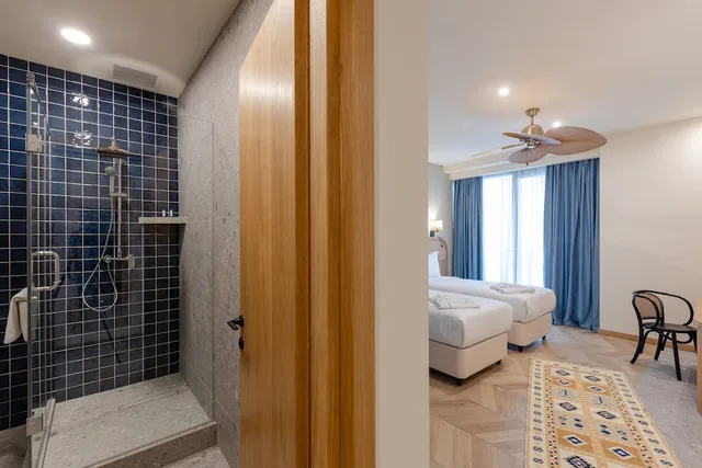 غرفة سوبيريور بسريرين منفصلين، MiraMar Luxury Residences 4/4