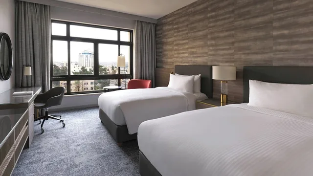 غرفة بريميوم عائلية بسرير فردي، InterContinental Amman (Jordan) 2/3