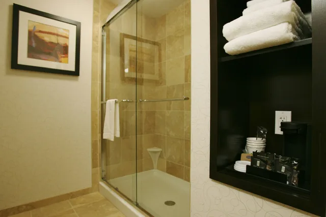 غرفة بسرير كينج، Hampton Inn Suites By Hilton Red Deer 6/6