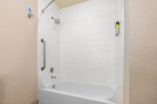 غرفة قياسية بسريرين كوين لذوي الإعاقة، Holiday Inn Express Suites Klamath Falls Central 4/4