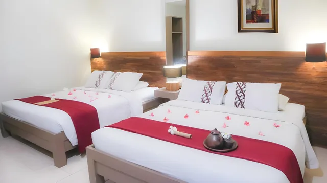 غرفة عائلية بسريرين كوين، Mawar Asri Hotel 2/2