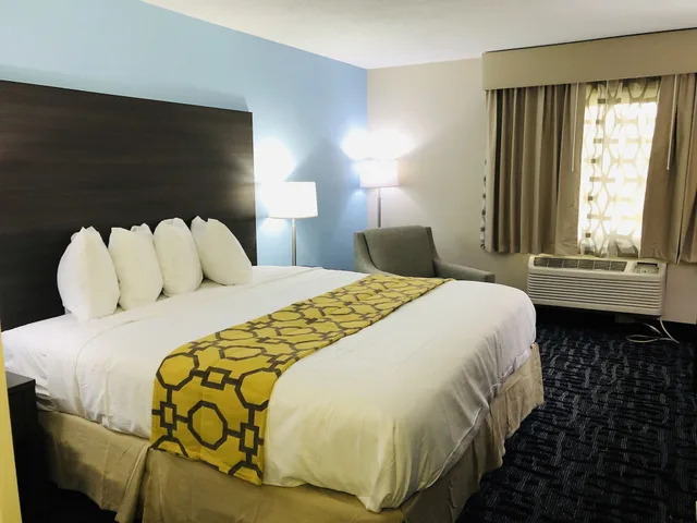 غرفة بسرير كينج، Baymont By Wyndham Joliet 3/10