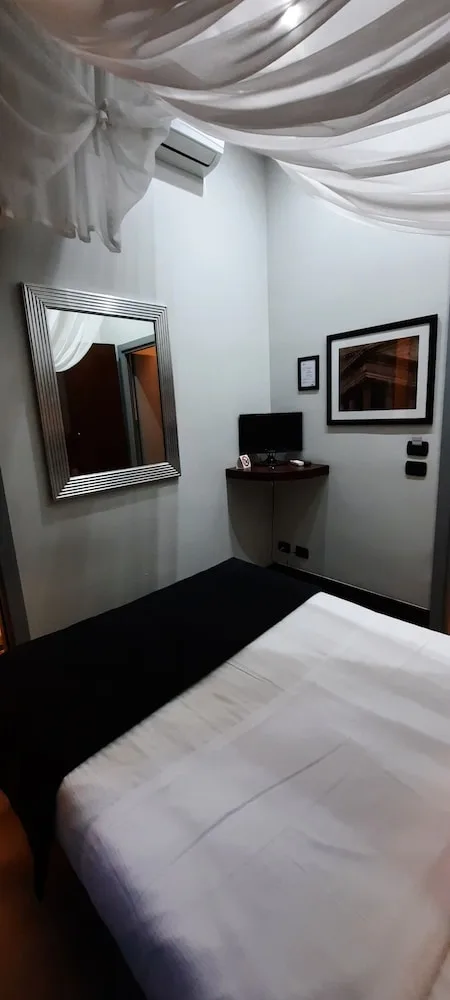 غرفة مفردة، Hotel Giuggioli 15/17