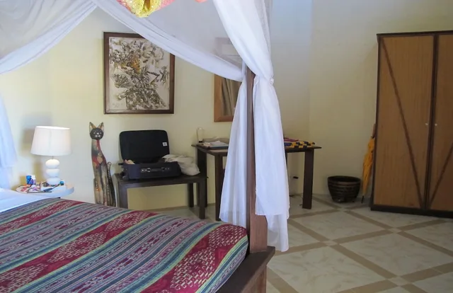 غرفة بسرير كينج بإطلالة على المسبح، Hotel Uyah Amed Spa Resort 2/6