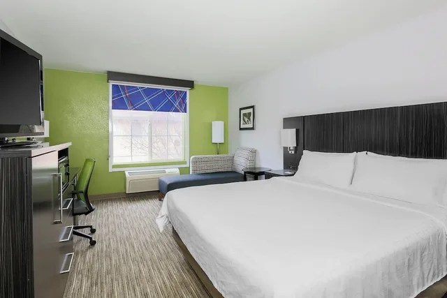 غرفة قياسية بسرير كينج، Holiday Inn Express Lancaster 3/6