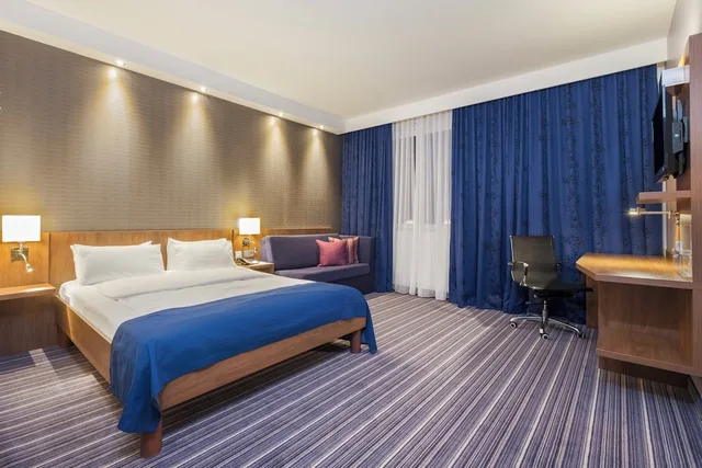 غرفة قياسية بسرير كوين لذوي الإعاقة، Holiday Inn Express Friedrichshafen 3/10
