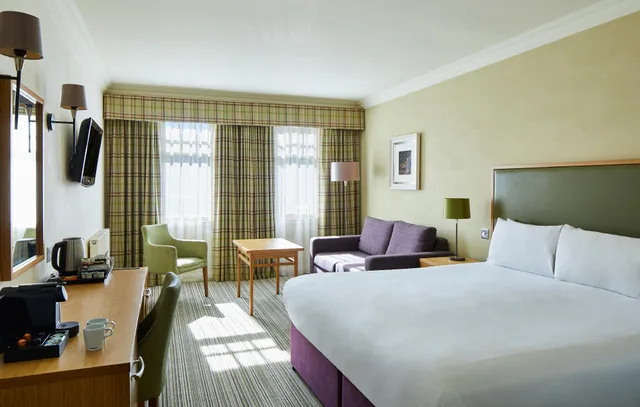 Family, King Bed, Sofa, Leonardo Boutique Hotel Huntingtower Perth 1/1