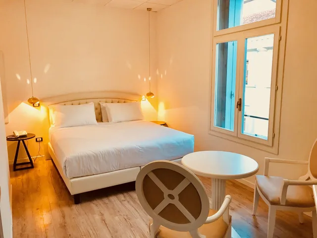 غرفة بسرير فردي بإطلالة على المدينة بشرفة، Palazzo Otello 1847 Wellness Spa 2/4