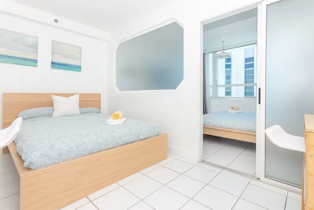 Premier, Studio, Suite, Girasole Apartments 10/10