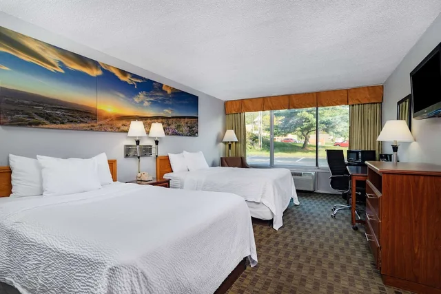 غرفة بسريرين مزدوجين، Days Inn By Wyndham Cambridge 1/10