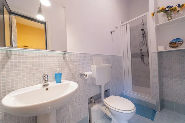 غرفة أساسية بسرير مزدوج بشرفة في الملحق، B&B Le 4 Stagioni Dante's Suites 3/3