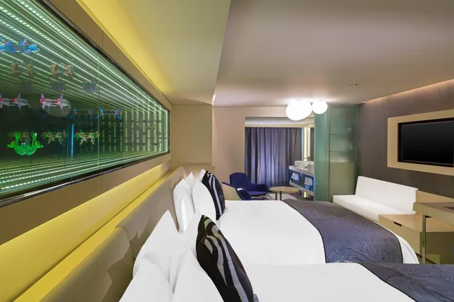 Deluxe, 2 Queen Beds, Partial City View، W Mexico City 3/5