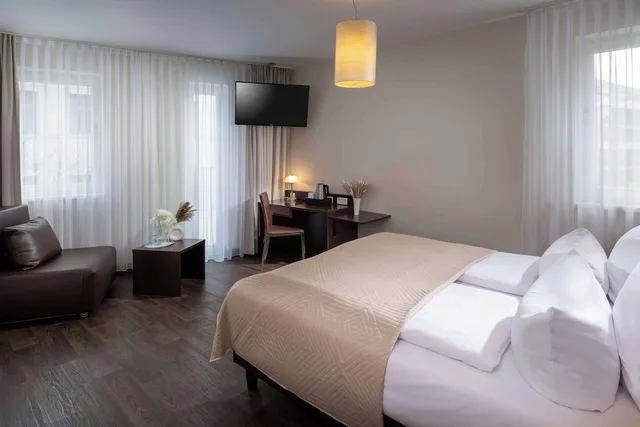 Family, 3 Beds, Premier Inn Berlin City Spittelmarkt 1/4