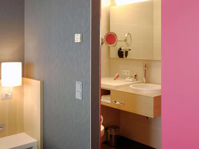 Guest Room, Classic, Mercure Amsterdam City Hotel 3/4