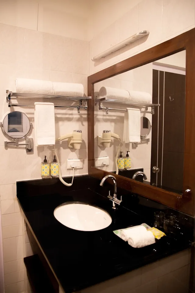 غرفة ديلوكس بسريرين منفصلين، Lemon Tree Hotel, Thimphu 2/2
