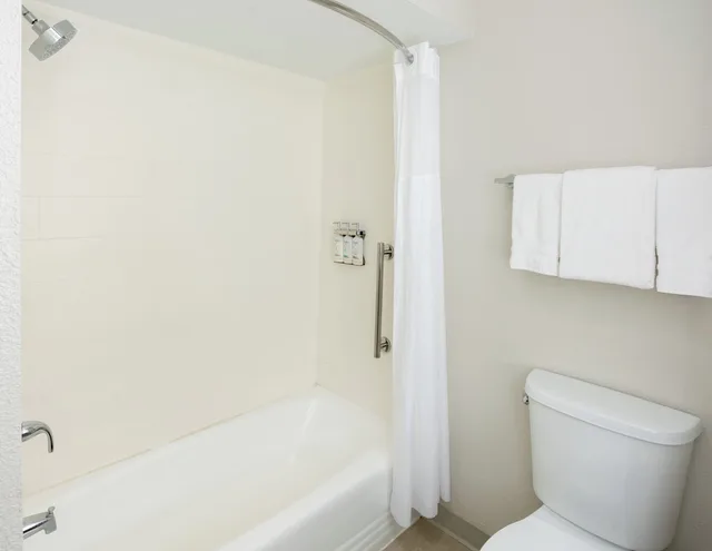 Standard, 2 Queen Beds, Extra Floor Space، Holiday Inn Express And Suites Orlando International Airport 5/6