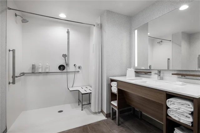 استوديو بسرير كينج لذوي الإعاقة، Home2 Suites by Hilton Dry Ridge 2/3