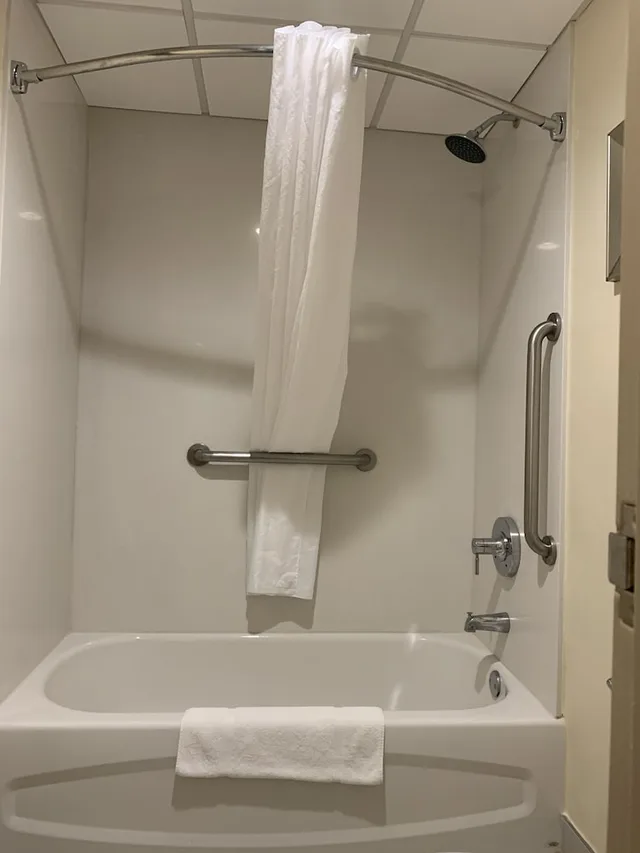 جناح بسريرين مزدوجين بشرفة، MainStay Suites Orange County John Wayne Airport 7/7