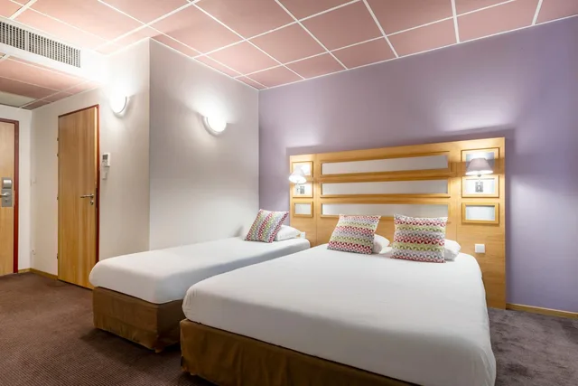غرفة ثلاثية بسرير مزدوج وسرير فردي، Hotel Campanile Metz Nord - Talange 5/9