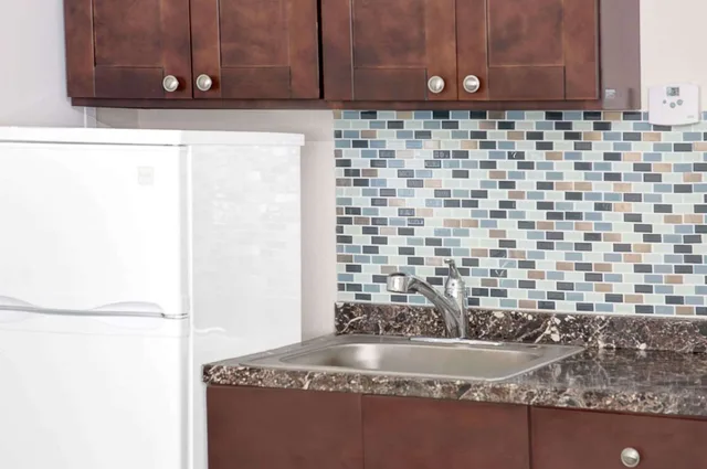 Efficiency, 2 Double Beds, Kitchen، Knights Inn Hallandale 3/3