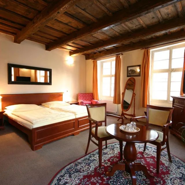 جناح مع أريكة، Hotel U Tri Bubnu 1/6