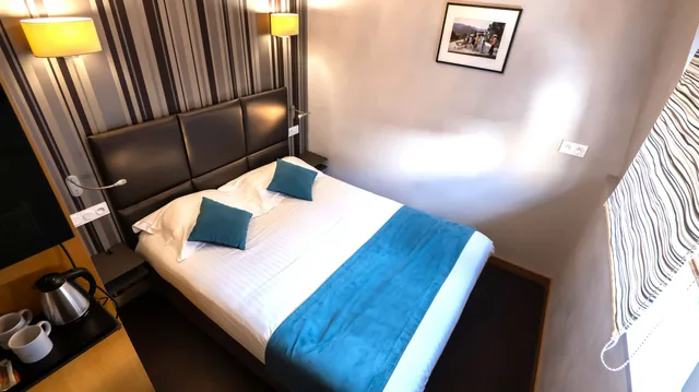 غرفة كومفورت بسرير كوين، Hôtel d’Orléans 1/5