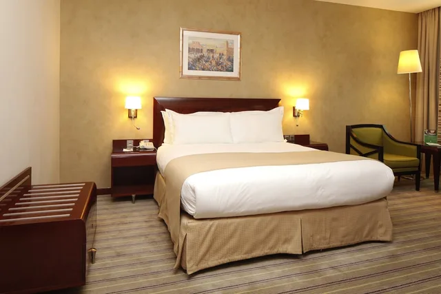 غرفة قياسية بسريرين منفصلين بإطلالة على المدينة، هوليداي إن - العليا(Holiday Inn Olaya) 1/9