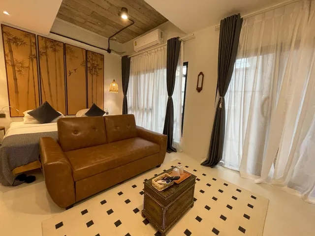 Luxury, King Bed, Yolo Bangkok Boutique Hotel 3/5