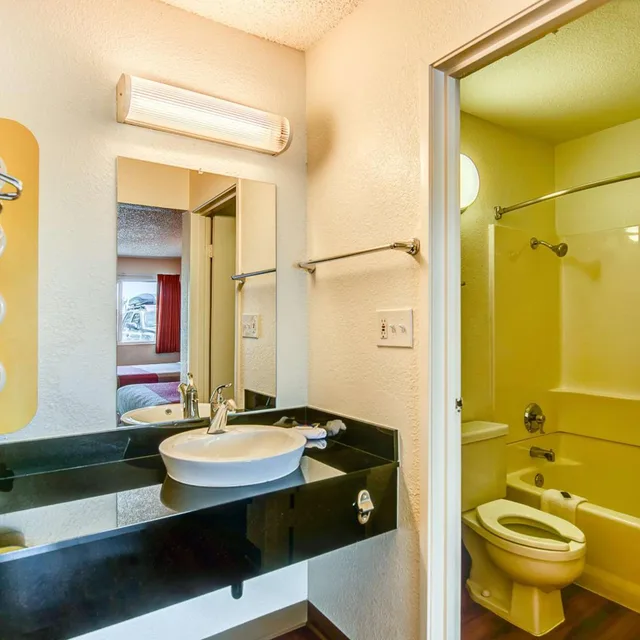 غرفة رباعية، Motel6 Stockton, CA - Charter Way West 8/10