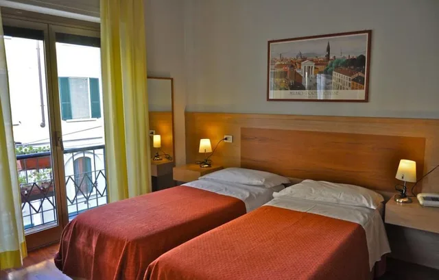 غرفة قياسية بسريرين منفصلين، Hotel Dover 1/2