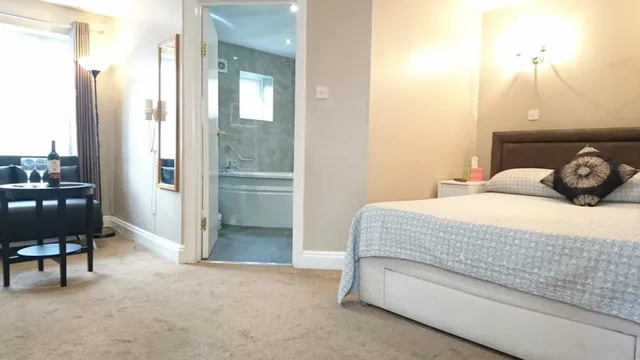 غرفة ديلوكس بسرير مزدوج بحوض استحمام، Avis Hotel Bromley 1/2