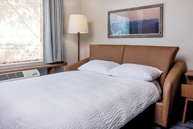 جناح بسرير كينج مع أريكة، Fairfield Inn & Suites By Marriott Mcpherson 1/1