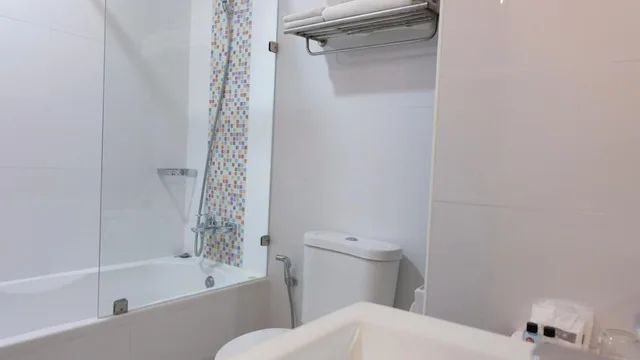 غرفة بسرير مزدوج بإطلالة على البحر، S2 Hotel 8/8