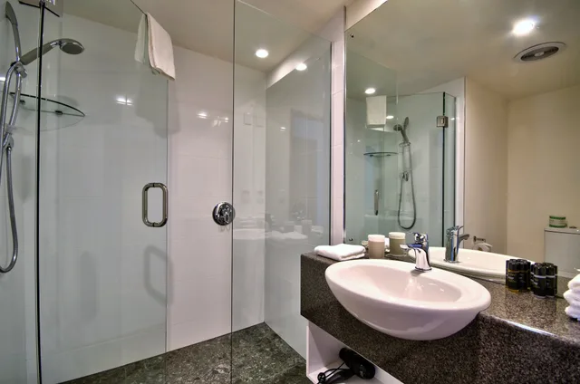 غرفة عائلية رباعية بغرفة نوم واحدة، Melbourne Lodge 1/1
